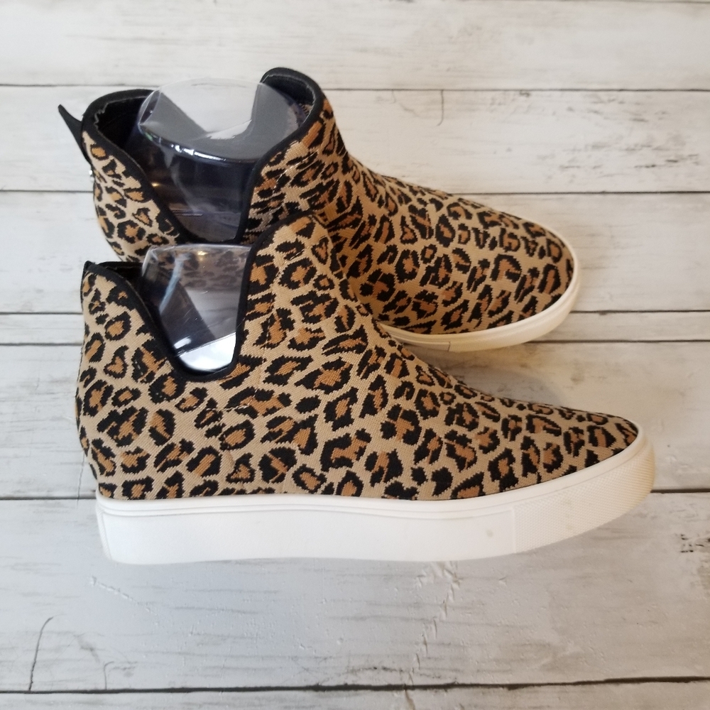 Steve Madden Loxer Knit Leopard Print Sneaker